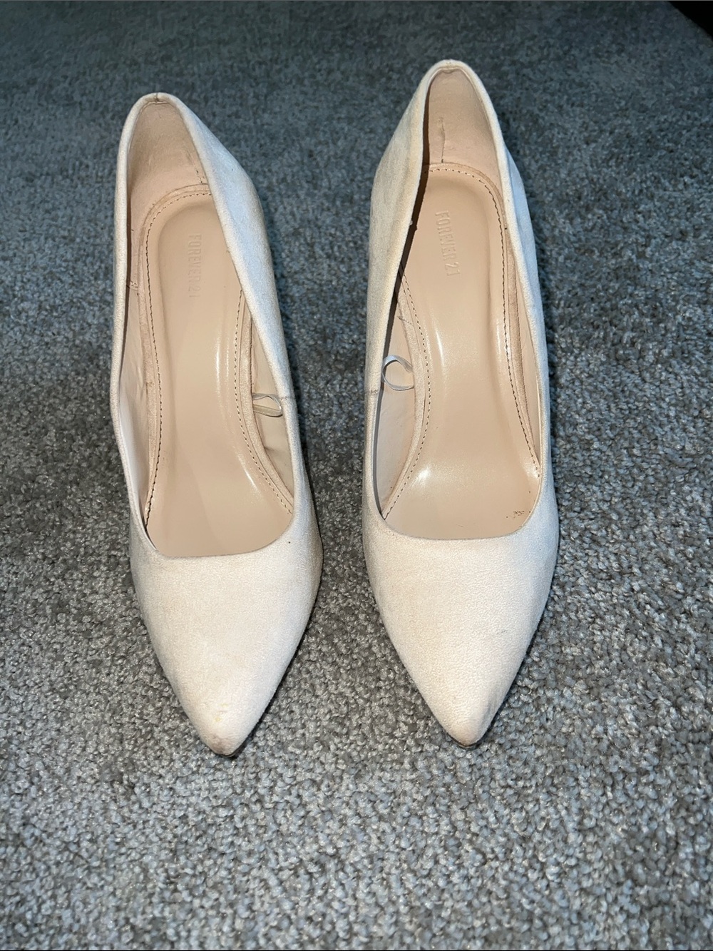 Pointed Toe Women’s Pumps in Cream